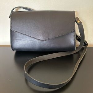 Portland Leather Goods Astoria Leather Crossbody Retro Collection, Black